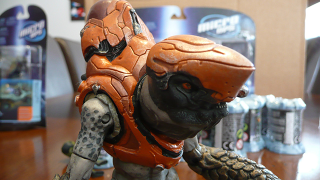 Illustration for article titled Getting Very Close To Halo 4's Master Chief (And Friends)